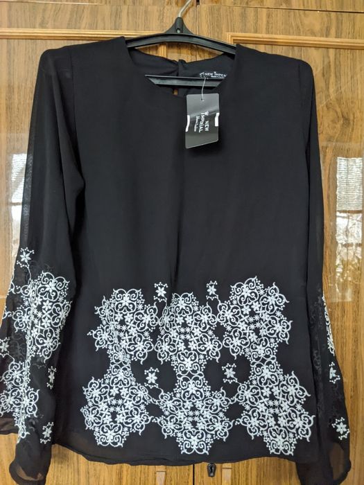 Блуза жіноча, нарядна.