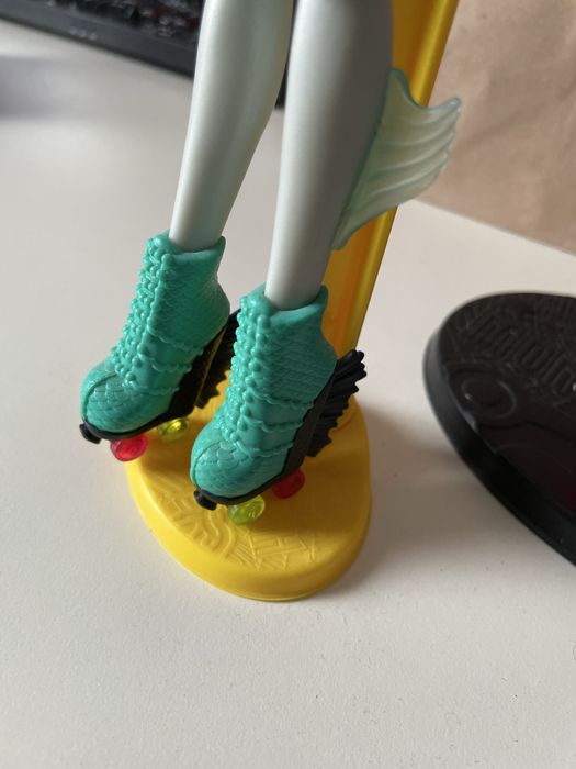 Лагуна на роликах лялька