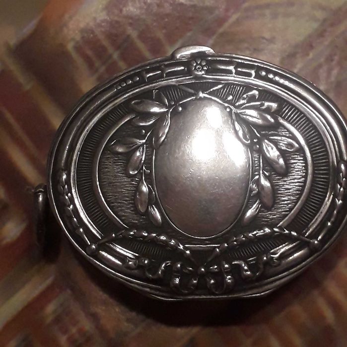 Wisiorek puzderko sekretnik