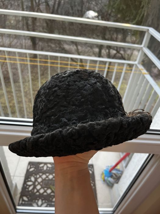 Kapelusz z karakułów