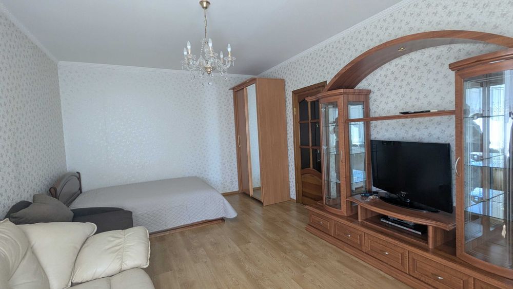смт.Чабани Машинобудівників вул.2-В/ ПРОДАЖ  1-к  квартири, 49кв.м./ст.метро Теремки-7хв. /єВідновлення, Сертифікат, Житл.ваучер...