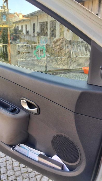 Renault Clio comercial 2 lugares