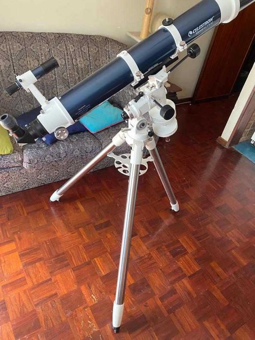 Telescopio Celestron omni XLT 102 com Kit ocular e lentes de filtro