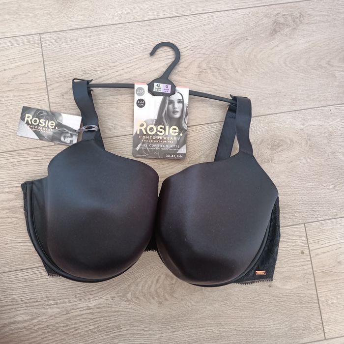 Czarny biustonosz usztywniany M & S, 95 H