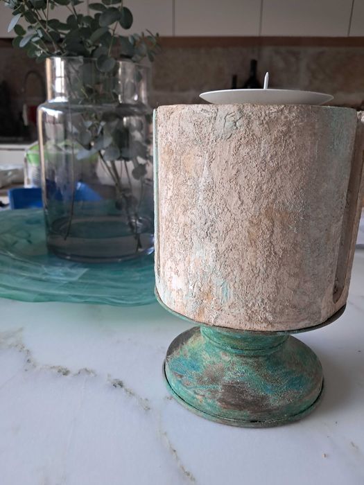 Candelabro em madeira e metal estilo rústico