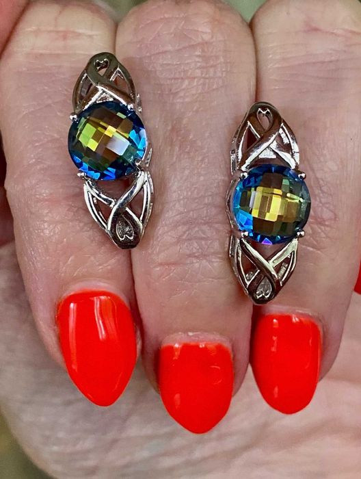 Сережки та пусети (колекція)