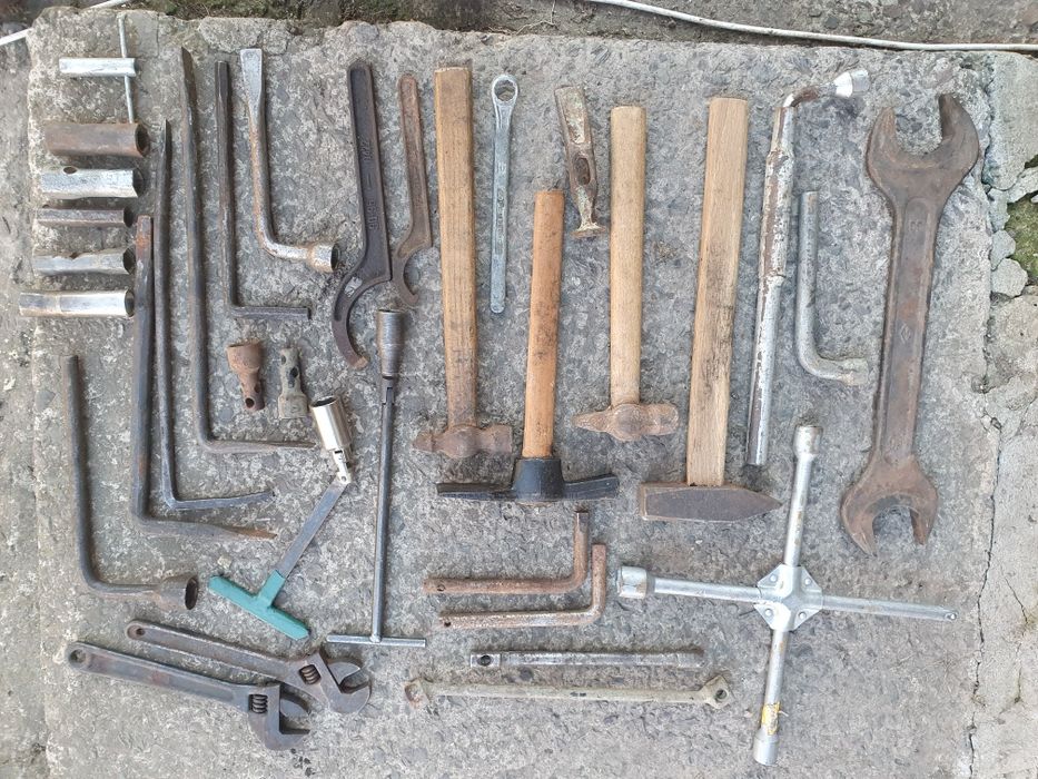 Ключі різні рожкові накидні багато нових