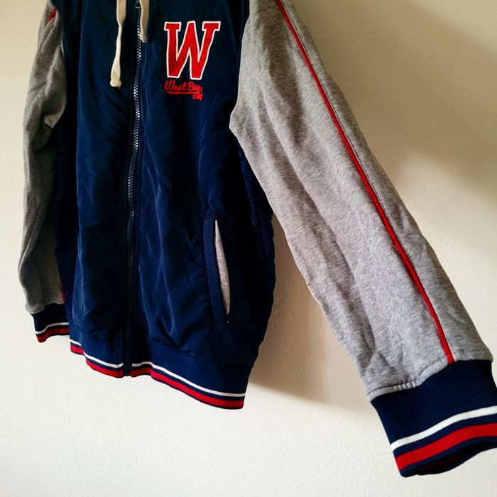 Varsity vibe – sportowa bluza Fishbone, styl college