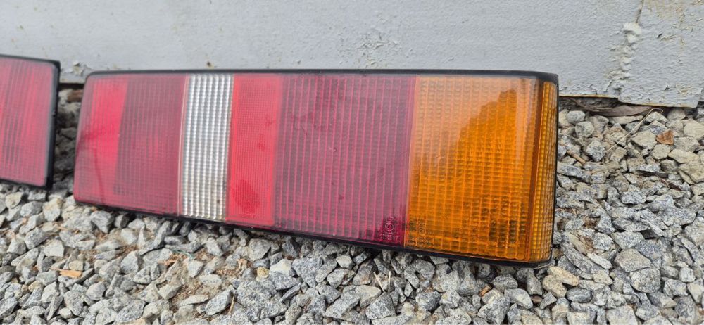 Задні фари форд ескорт мк4