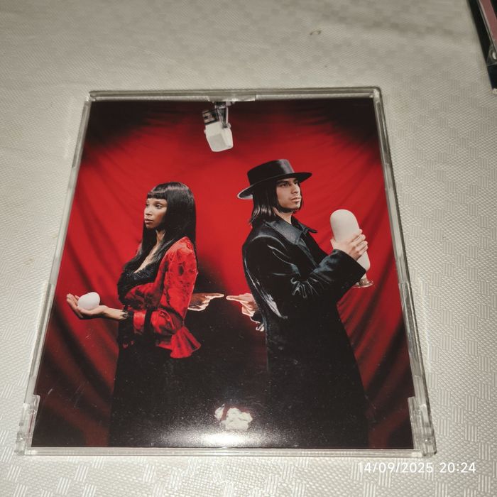 CDs diversos, shame, Temples, white stripes