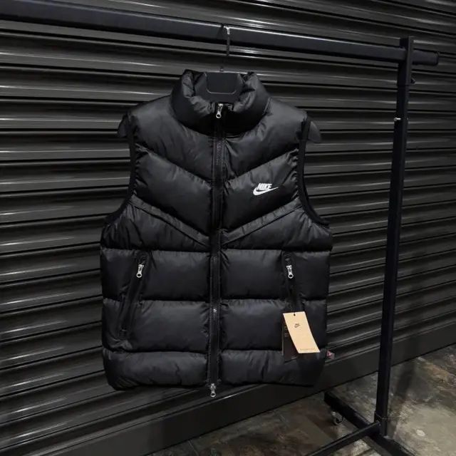 Чоловіча Жилетка Nike Storm-FIT чорна