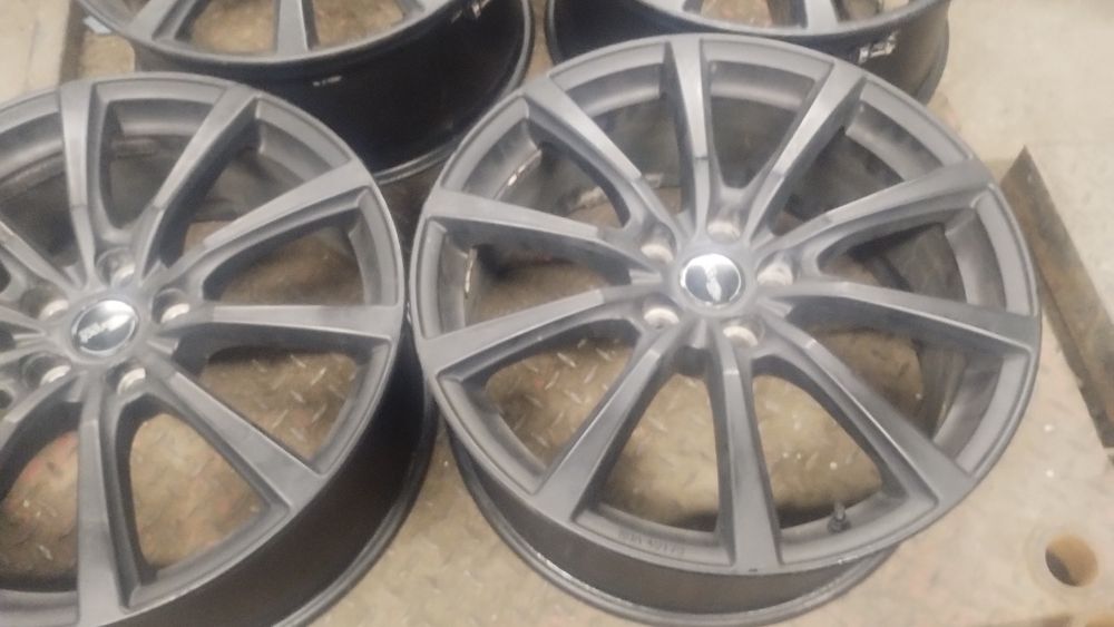 5x120 20 cali range rover felgi aluminiowe z czujnikami