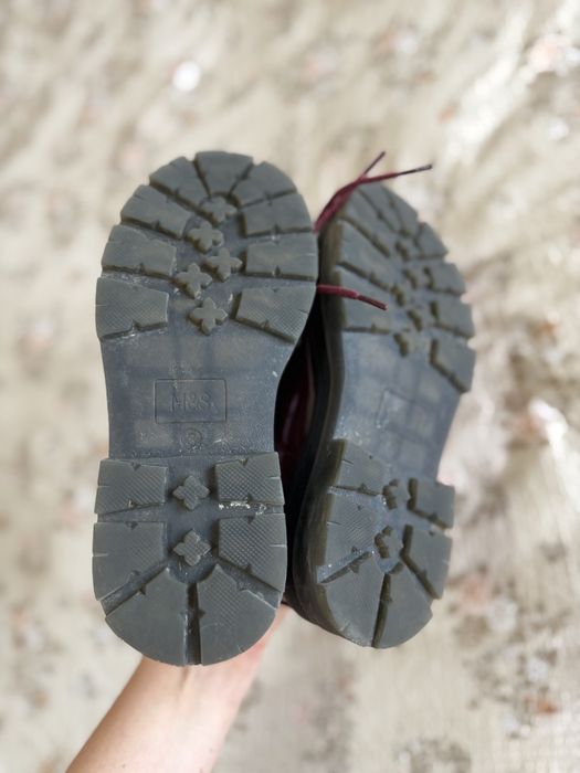 Marks & Spencer lakierowane bordowe półbuty 36