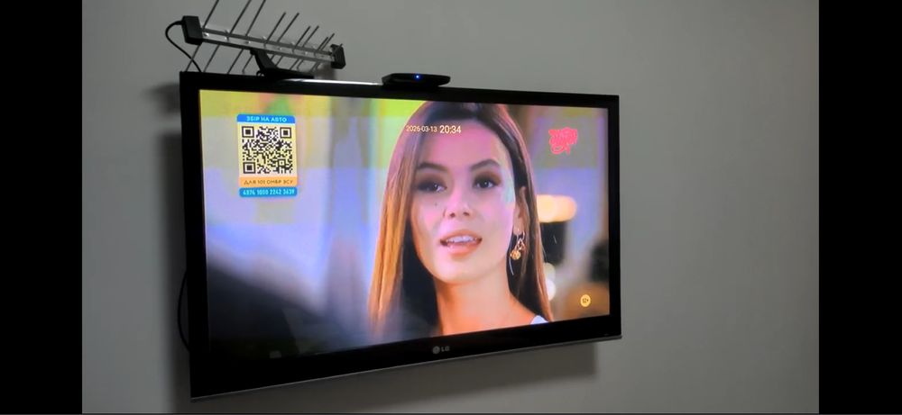 LG 42   телевізор , монітор