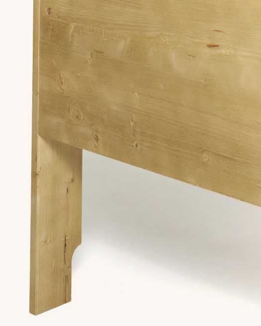 Mesa de cabeceira em madeira com arrumação, excelente estado, marca Hannun
