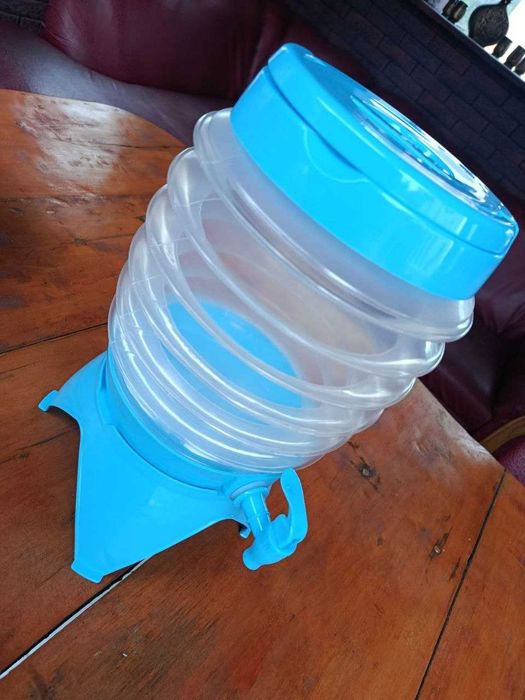 Компактний Диспенсер для води/лимонадник складаний 7.5л
