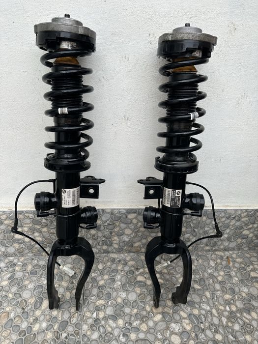 Продам передние мтойки на бмв 535 д