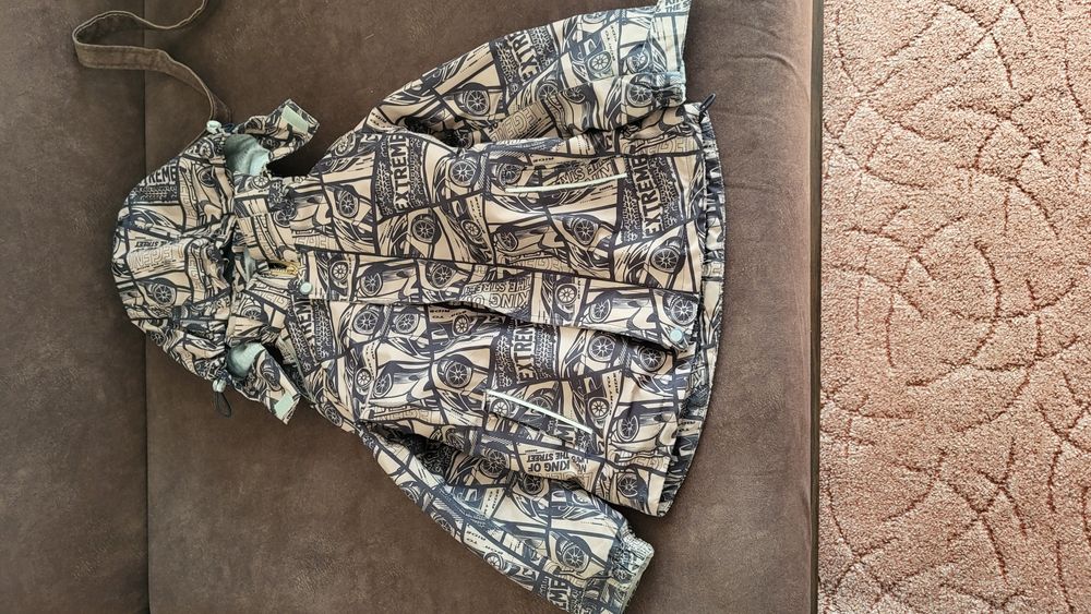 Куртка осінь 122см