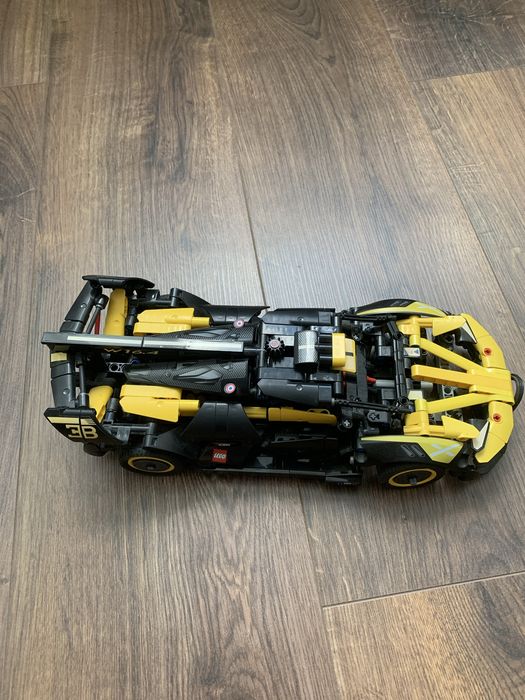 LEGO Technic Bugatti Bolide (42151) з інструкцією