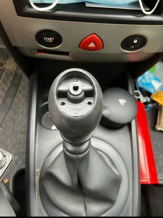 Накладка на ручку КПП Рено Меган,Сценик,Дастер