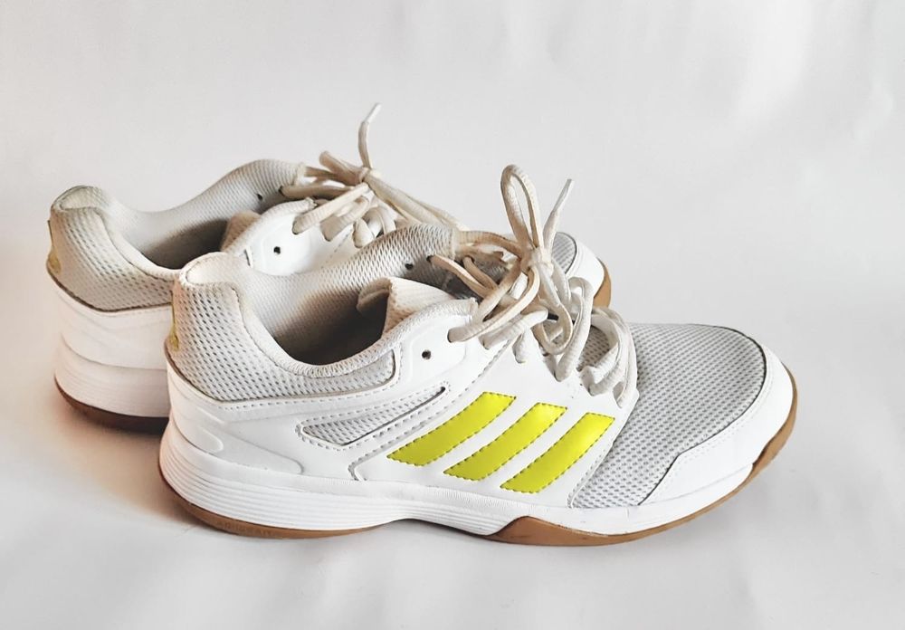 Кроссовки женские Adidas Originals, 39 размер