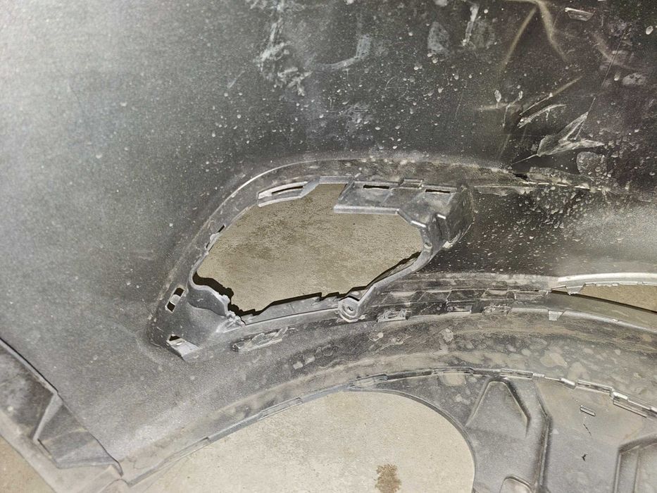 zderzak opel corsa E, kolor z176, pęknięcie