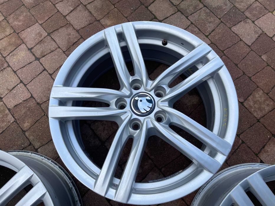 3827. Alufelgi 17" Golf Beetle Toutan Kodiaq Octavia 7J ET40 5x112