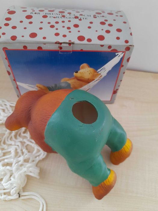 Figurka ,,Niedźwiadek Bruno'' na hamaku 19cm