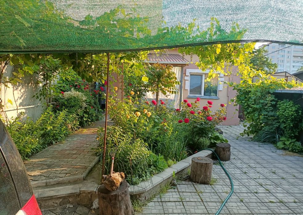 Продам часть дома.+дом 35 КВ.м.в одном дворе.