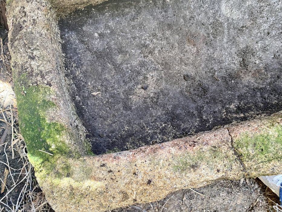 Pia de pedra rectangular