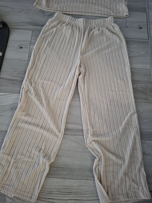 Dresy w prążki r 44/46