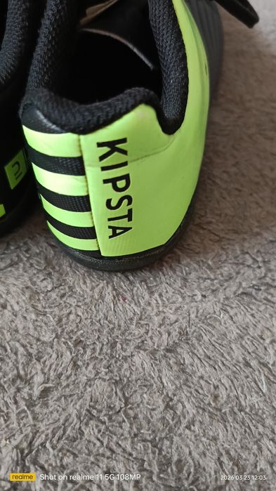 Buty do gry w piłkę.