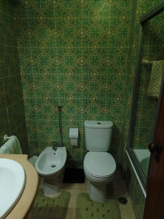 Alugo Quarto em Sesimbra