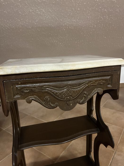 Movel mogno com pedra