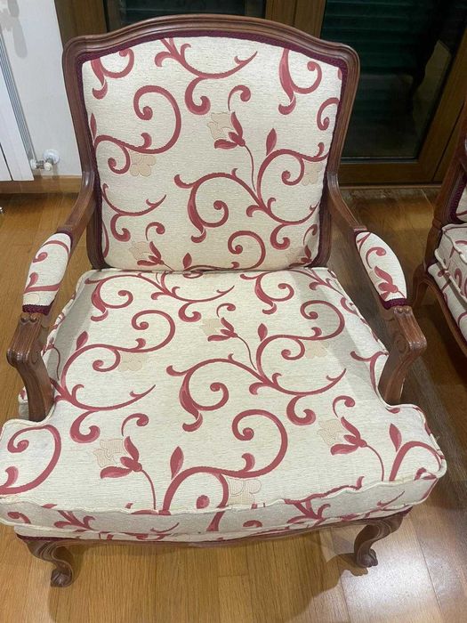 2 cadeirões sala. Muito confortáveis e elegantes. 450 euros o conjunto