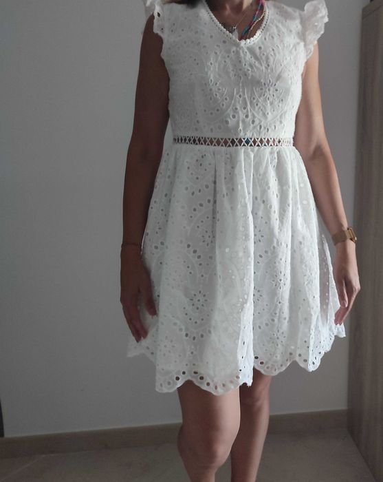 Vestido branco bordado Boho costas nuas