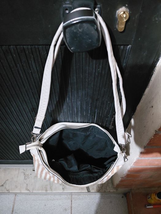 Mala de senhora em bom estado geral 4€