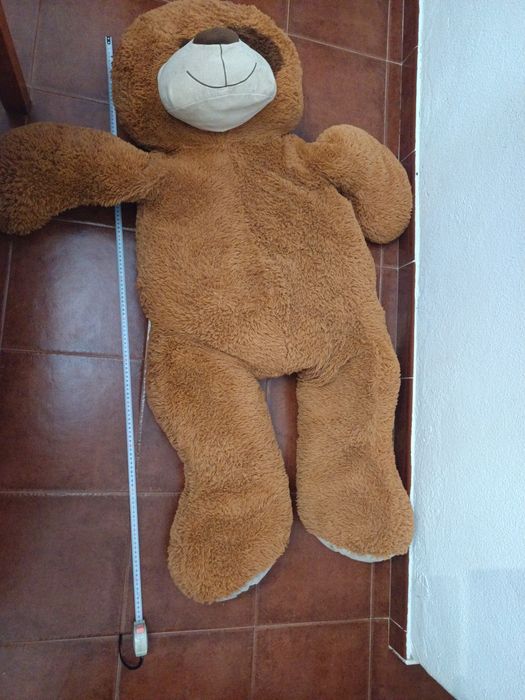 Urso gigante de peluche