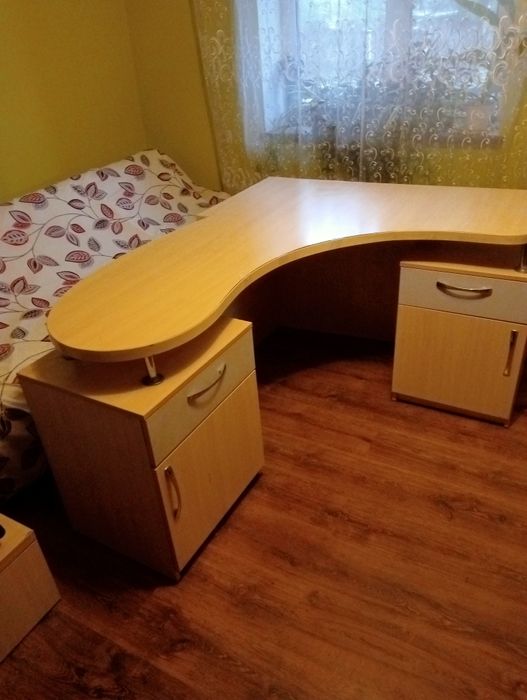 Столик для дитячої кімнати