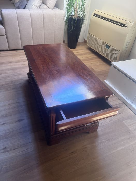Mesa de apoio de cerejeira