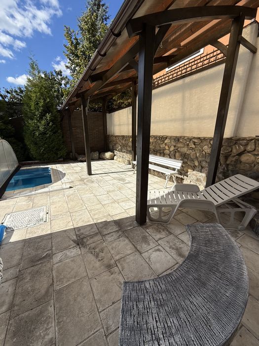 Аренда шикарного дома на Звиренецкой,Печерск,Посольства,бассейн,камин