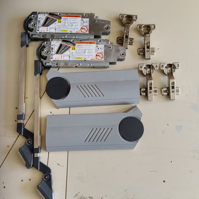 Aventos HF Blum.