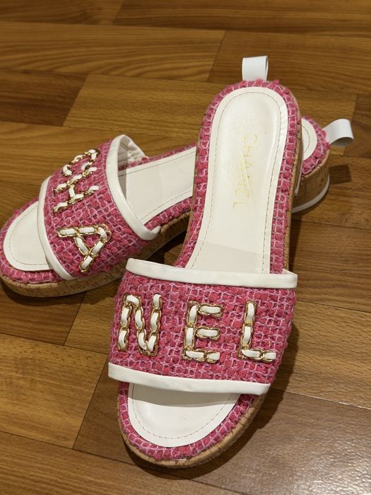 Женские сандалии-шлепанцы CHANEL