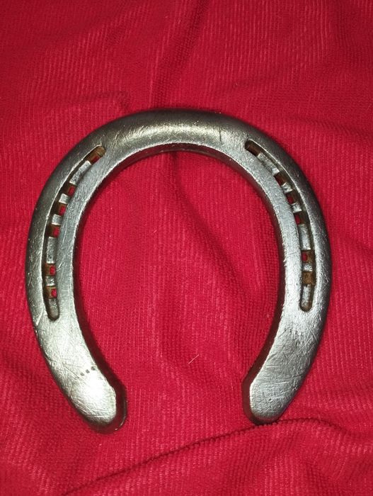 Справжня подкова ношеная конем
