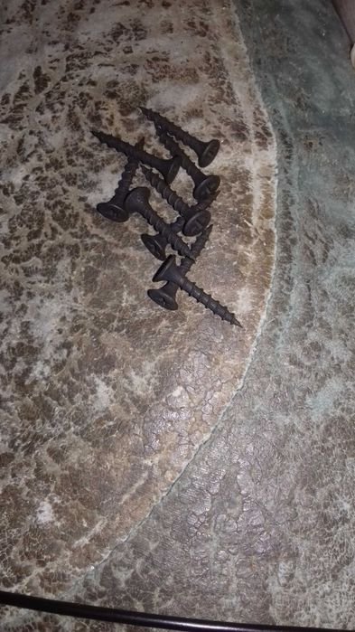 Дюбеля + Саморезы