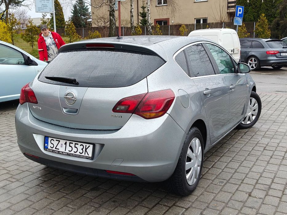 Opel Astra J 1.7 CDTi 110KM * SKÓRA * Aluski * KLIMATRONIK * Nowy Model * 2010r