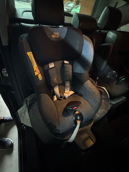 Автокрісло тм Britax Römer DUALFIX i-SIZE