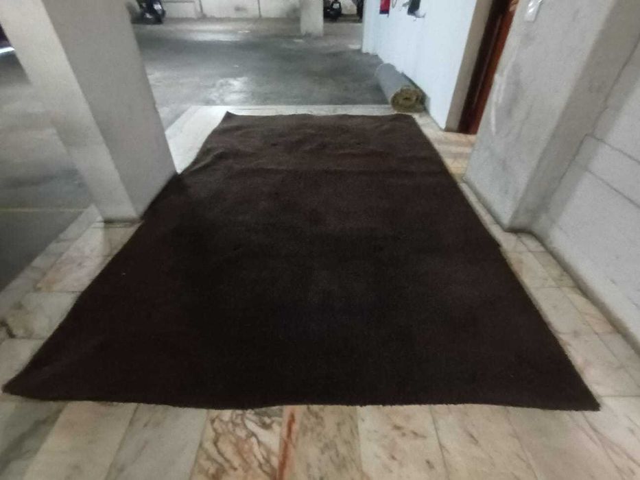 tapete castanho pêlo curto