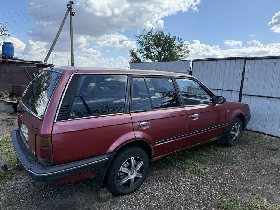 Автомобіль Mazda 323 1987
