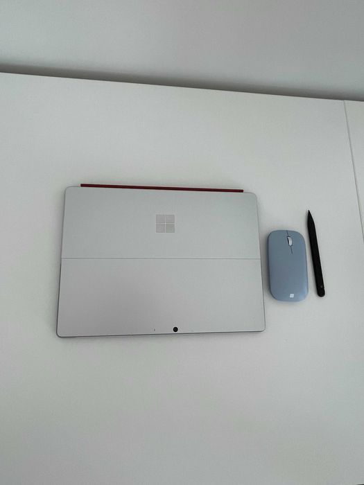 Windows Surface Pro 8 i5